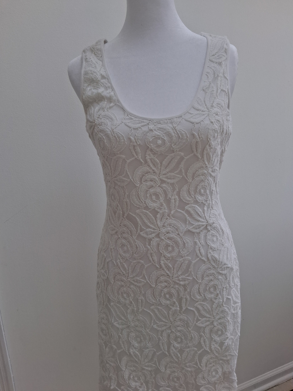 Calvin Klein White Sleeveless Lace Front Dress Size 6